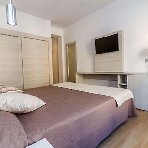 Zimmer mit zwei Einzelbetten